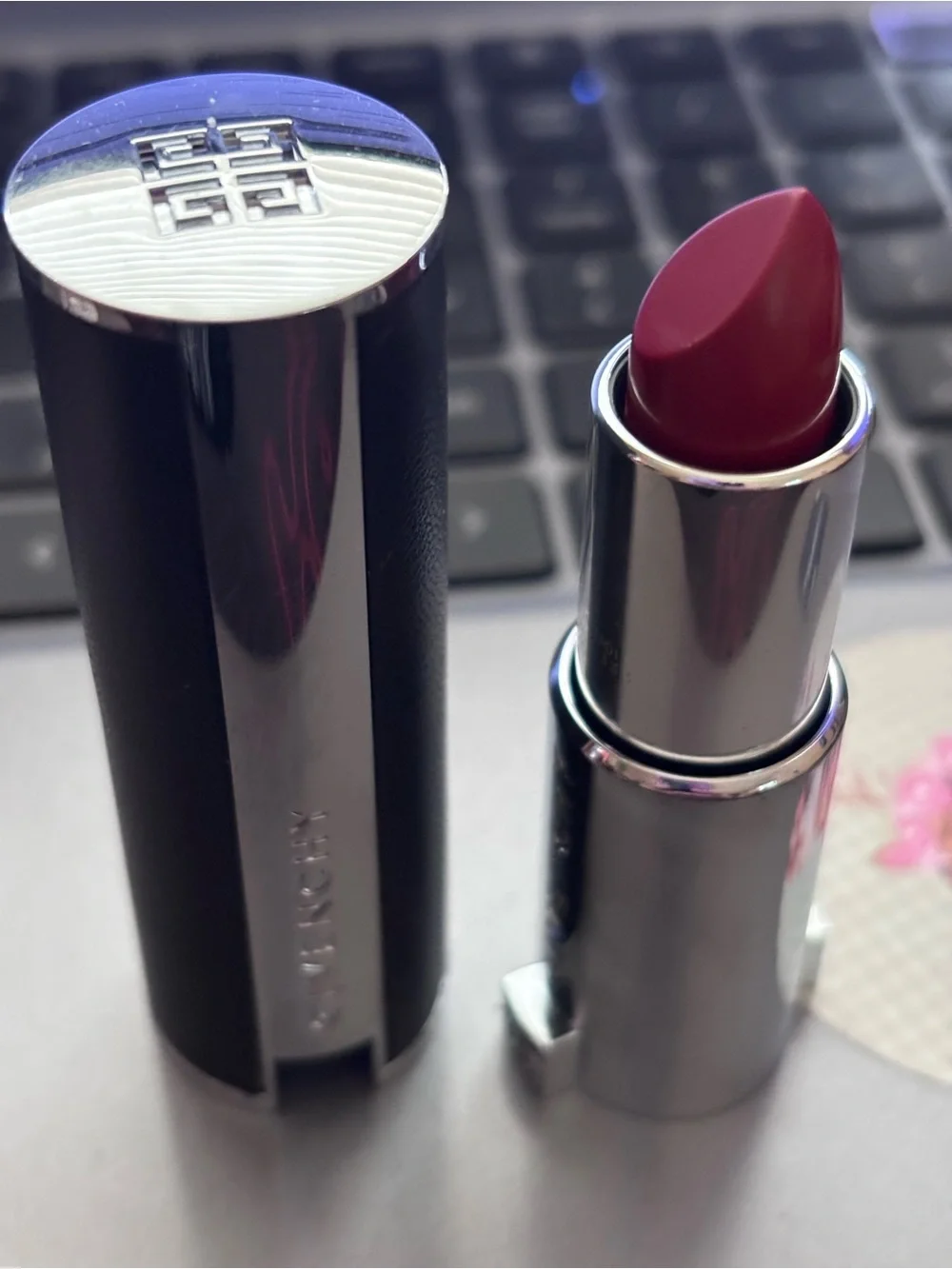 Le Rouge Interdit -intense silk lip stick